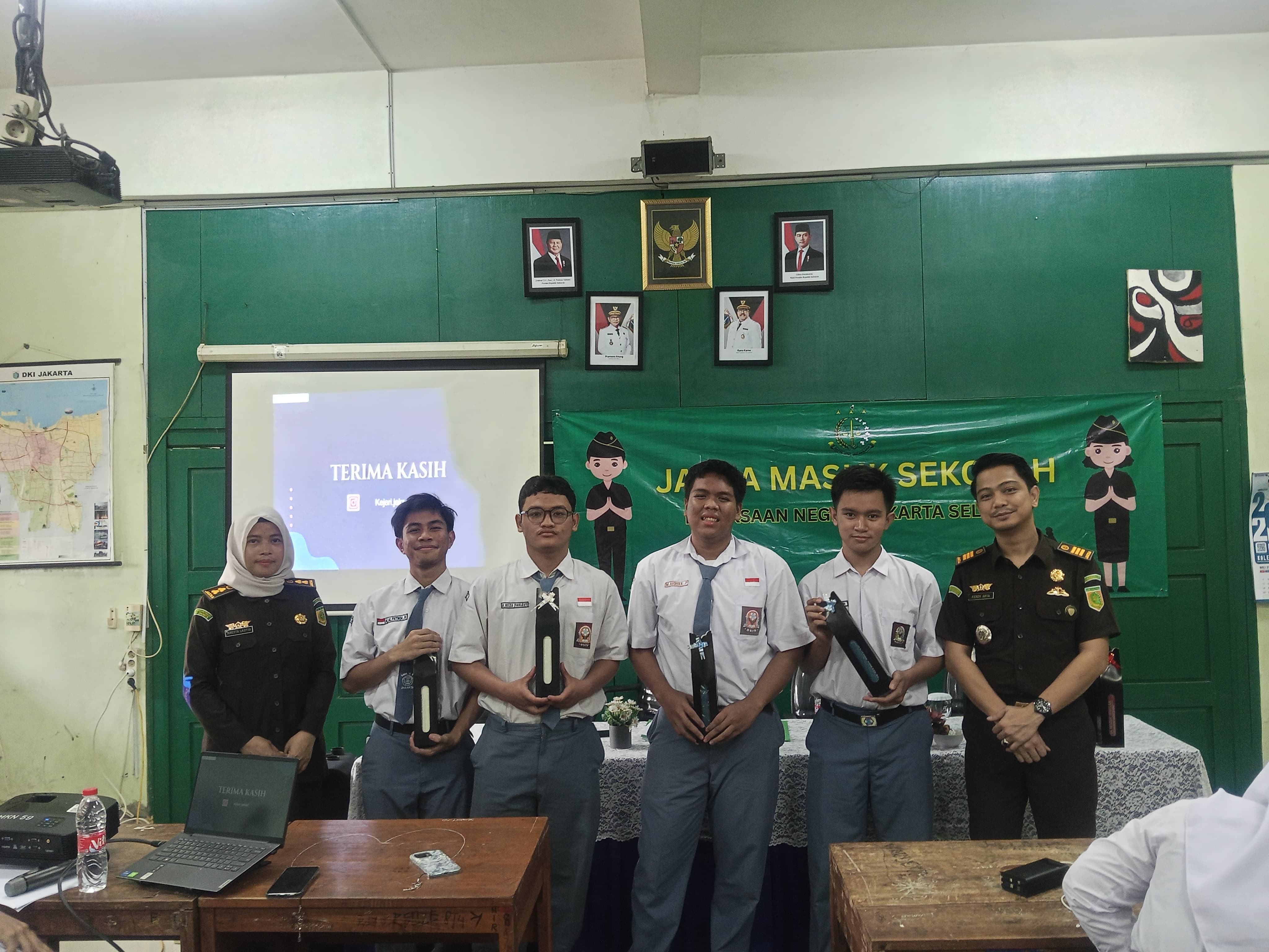 Gedung Sekolah SMA NEGERI 6 JEMBER